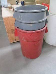 lot 95 image: Lot of 3 Heavy Duty Garbage Cans wi...