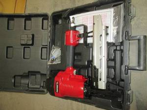 lot 101 image: Powermate VX Air-Powered Fencing St...