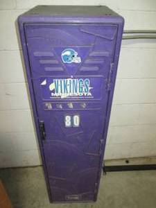 lot 102 image: Purple Plastic Minnesota Vikings St...
