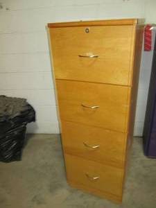 lot 103 image: Tall Light Color Wood 4 Drawer Pote...