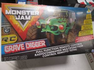 lot 146 image: Monster Jam Grave Digger RC full fu...