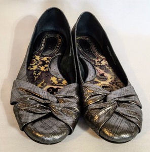 Born Metallic Flats