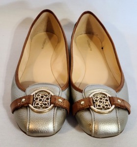 Liz Claiborne Gold Leather Flats
