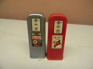 lot 43 image: VINTAGE FIRE CHIEF GAS PUMP SALT & PEPPER SHAKERS - RARE - NICE - SEE PICTURES