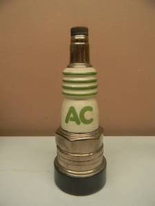 lot 78 image: VINTAGE 1970s JIM BEAM AC DELCO SPARK PLUG DECANTER - GREAT PIECE - NICE - APPROX 12 - SEE PICTURES