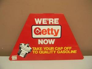 lot 83 image: VINTAGE NOS 1983 GETTY GASOLINE OIL GAS STATION PUMP TOPPER SIGN ADVERTISEMENT - NICE - APPROX 16 BY 9 12 - SEE PICTURES