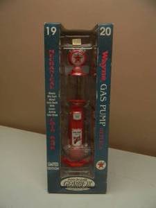 lot 100 image: LIMITED EDITION WAYNE 1920 VISIBLE GAS PUMP REPLICA BY GEARBOX - NEW IN BOX - SEE PICTURES