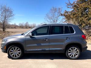2012 Volkswagen Tiguan SE - 1 OWNER
