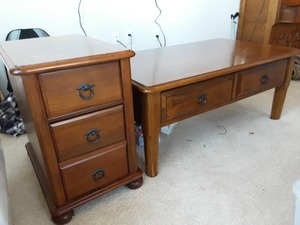 lot 20 image: Hammary Coffee Table 48x22x20 & 2-Drawer End Table 26x18x26