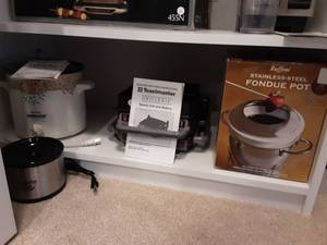 lot 56 image: Toastmaster Grillerie, Crock Pots, Fondue Pot