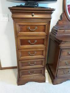 lot 65 image: Lexington Lingerie Chest 22x17x49