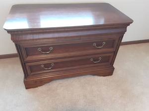 lot 66 image: Lexington Blanket Chest