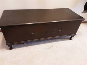 lot 72 image: Lane Cedar Chest 48x19x20