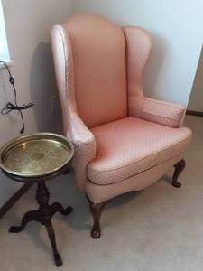 lot 78 image: Wingback Chair & Side Table 34x44
