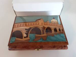 lot 81 image: Italian Music Box