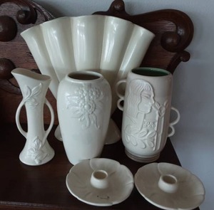 lot 115 image: Lot Of Vintage Red Wing Pottery