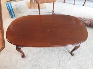 lot 122 image: Coffee Table 45x27x16