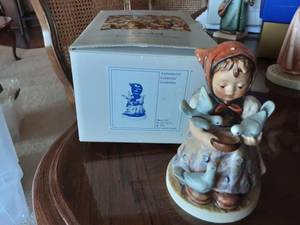 lot 129 image: Goebel Cinderella