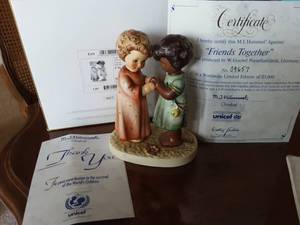 lot 133 image: Goebel Unicef Friends Together