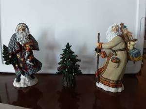 lot 154 image: Pipka Ukrainian Santa, Small Holiday Tree, Polish Father Christmas