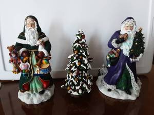 lot 157 image: Pipka Kris Kringle, Winter Bird Tree, German Village Traveler