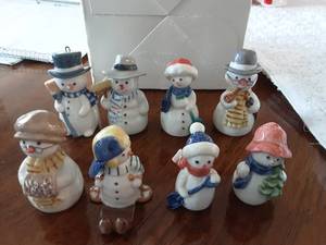 lot 176 image: 8-Royal Copenhagen Snowmen