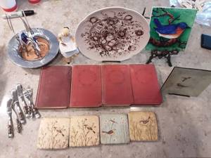 lot 183 image: Windsorware Plate, Antique Books, Serving Utensils, Decor, More