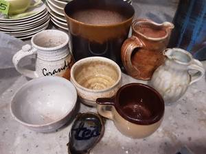 lot 184 image: Assorted Pottery