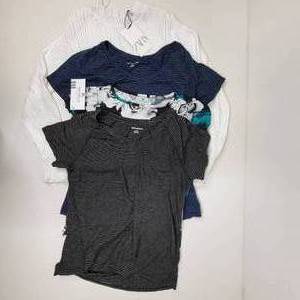 NEW 4 Women Tops (2) Large Amazon Essential Tops (1) Petite Medium Worthington Top (1) Large Zara TopNEW With Tags