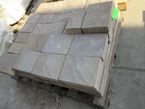 Approx 40 square feet 8 x 11 and 5 ...