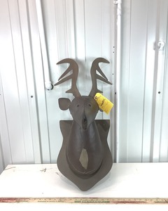 lot 2243 image: Metal Deer Mount