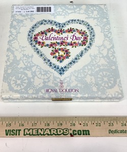 lot 2292 image: Royal Doultan Plate