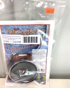 lot 218 image: Magnetic Pocket Hitch