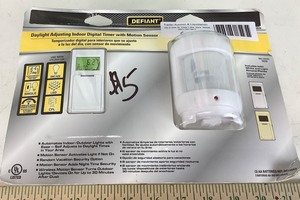 lot 337 image: TimerMotion Sensor Switch