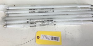 lot 353 image: 6- Philips Mini Fluorescent Bulbs