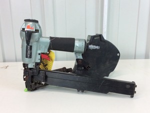 lot 101 image: Hitachi Cap Stapler