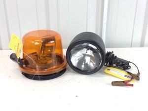 lot 110 image: Single Strobe & Hand Held Spot Light