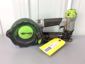 lot 369 image: Stinger CS58 Pneumatic Cap Stapler