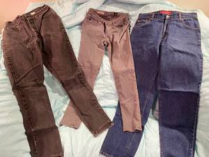 lot 10 image: 3 PAIR WOMENS JEANS Levis 512 11L A...