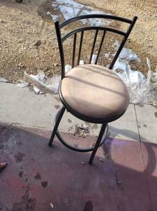 lot 56 image: Lot of 2 chairs...