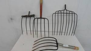 lot 25 image: 4 - Fork Ends