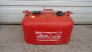 lot 93 image: OMC Outboard Motor Tank