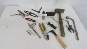 lot 86 image: Hand Tools