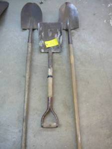 lot 68 image: ShovelsDigging Tools