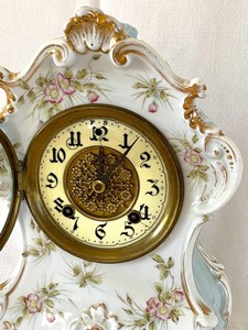lot 5 image: Antique Porcelain Clock