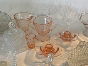 lot 18 image: Vintage Glassware including Pink Depression