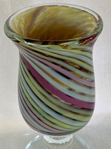 lot 12 image: Swirled Glass Art Glass Vase