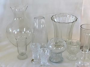 lot 22 image: Decorative Vases
