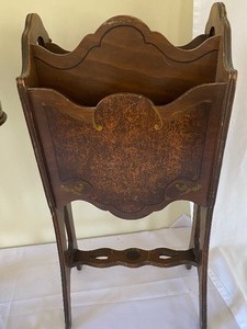 lot 46 image: Vintage Sewing Stand and Magazine Rack