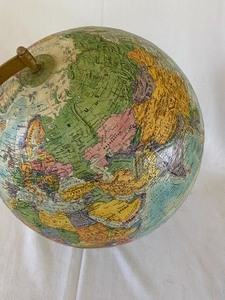 lot 61 image: Vintage Rotating Desktop Globe